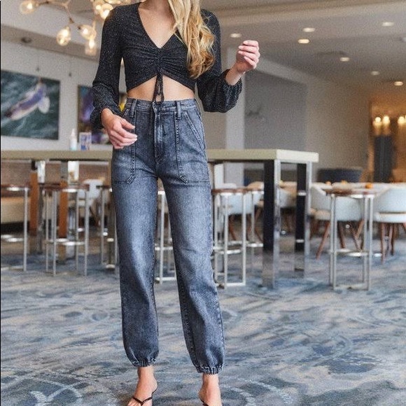 MOTHER Wrapper Patch Pocket Jeans - Picture 10 of 16